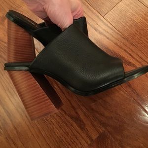 Leather high heel leather mules with wood platform